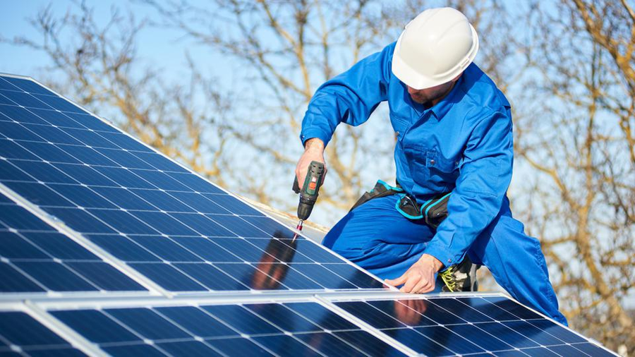 Zonnepanelen laten plaatsen